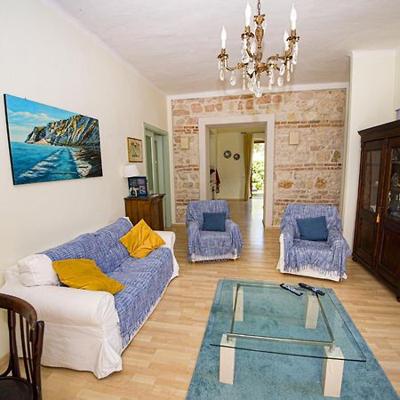 Apartamento Brezza Del Conero Ancona Exterior foto